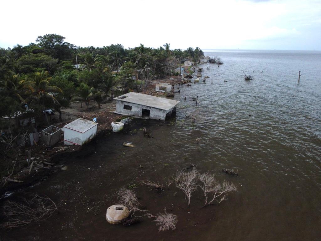 El agua se engulle 50 casas en una comunidad de Tabasco