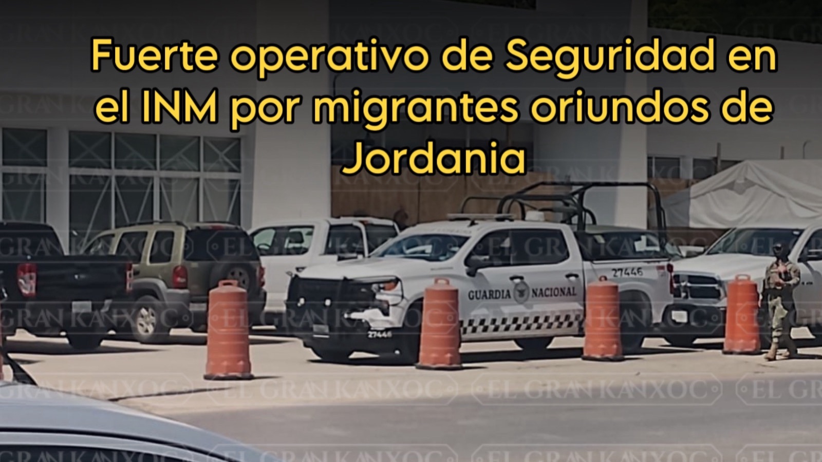 Fuerte dispositivo de seguridad en el INM para entregar a 5 migrantes jordanos y uno cubano